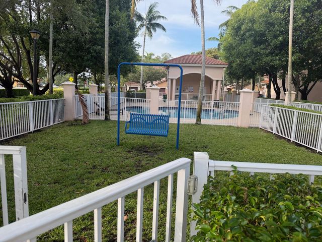 8839 S Isles Circle, Tamarac, FL 33321