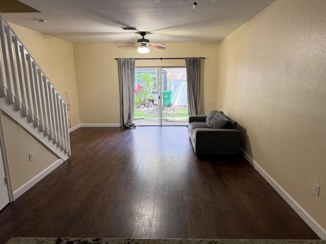 8839 S Isles Circle, Tamarac, FL 33321