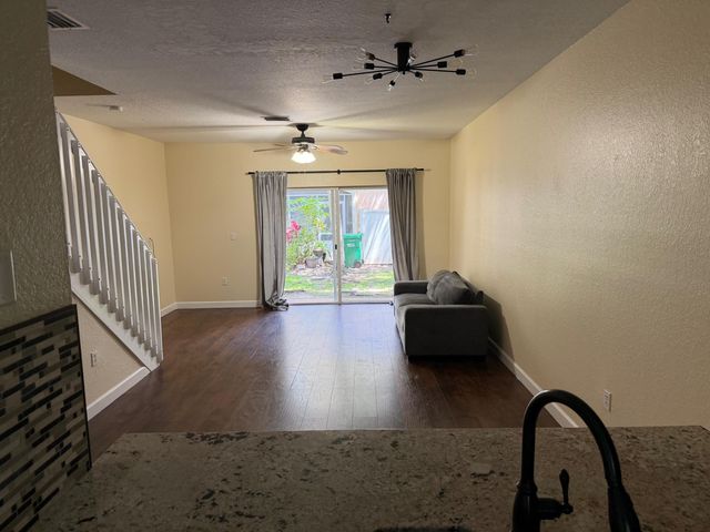 8839 S Isles Circle, Tamarac, FL 33321