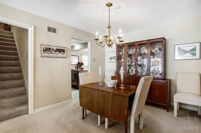 12 Winslow Lane, Des Peres, MO 63131