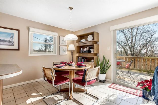 12 Winslow Lane, Des Peres, MO 63131