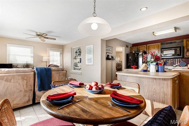 12 Winslow Lane, Des Peres, MO 63131