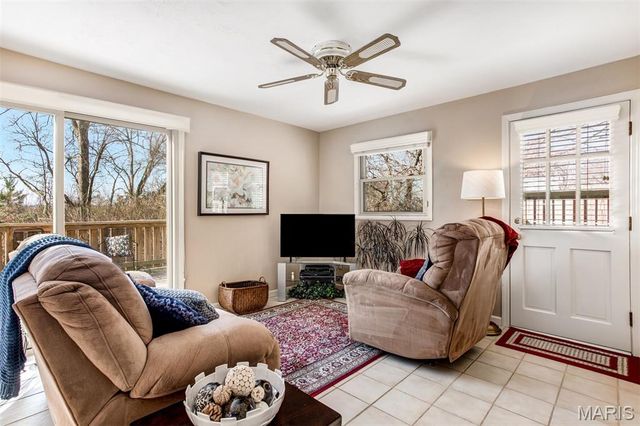 12 Winslow Lane, Des Peres, MO 63131