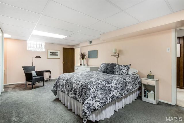 12 Winslow Lane, Des Peres, MO 63131