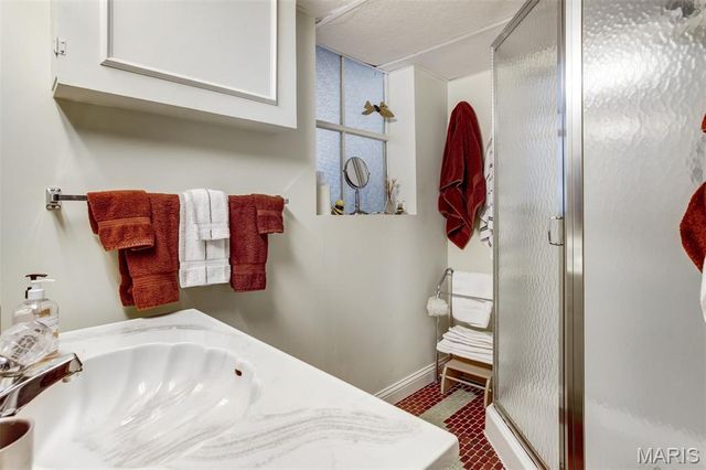 12 Winslow Lane, Des Peres, MO 63131