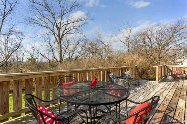 12 Winslow Lane, Des Peres, MO 63131