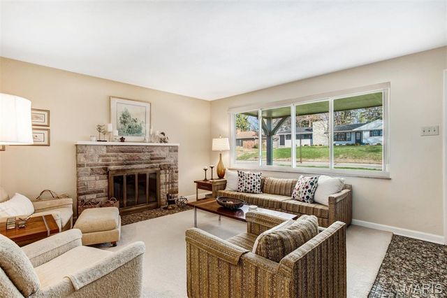 12 Winslow Lane, Des Peres, MO 63131