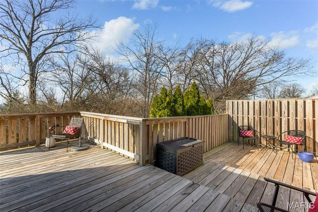 12 Winslow Lane, Des Peres, MO 63131