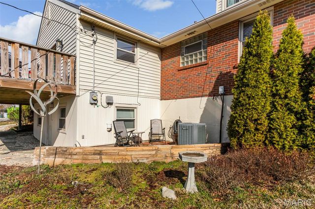 12 Winslow Lane, Des Peres, MO 63131