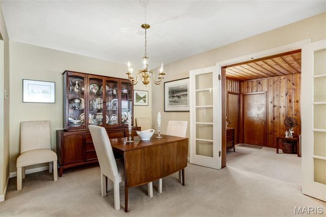 12 Winslow Lane, Des Peres, MO 63131