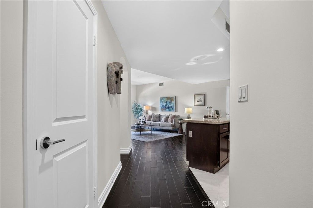 4424 Whitsett Avenue 303, Studio City, CA 91604 — photo 5