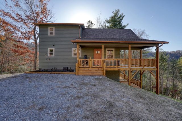 144 Lexington Drive, Brasstown, NC 28902
