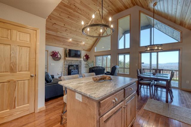 144 Lexington Drive, Brasstown, NC 28902