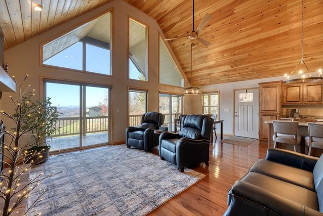 144 Lexington Drive, Brasstown, NC 28902