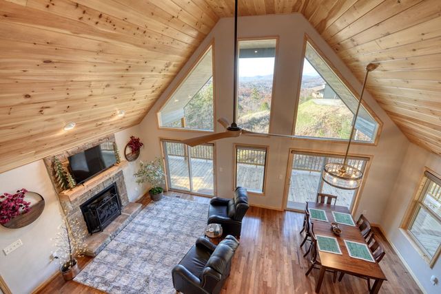 144 Lexington Drive, Brasstown, NC 28902