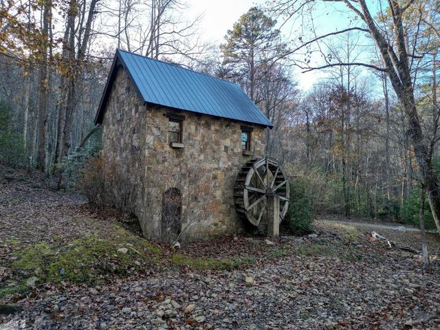 144 Lexington Drive, Brasstown, NC 28902