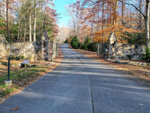 144 Lexington Drive, Brasstown, NC 28902