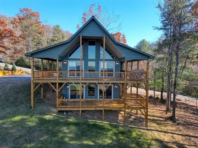 144 Lexington Drive, Brasstown, NC 28902