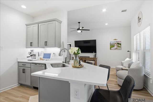 28348 Moreau Dr, Denham Springs, LA 70726