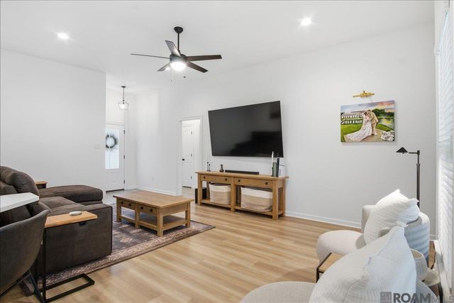 28348 Moreau Dr, Denham Springs, LA 70726