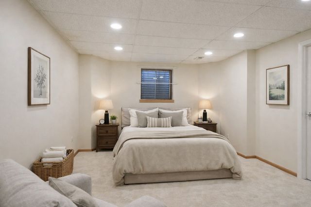 1028 Beninford Lane, Westmont, IL 60559