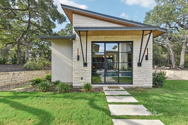 501 Delayne DR, Austin, TX 78737