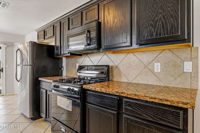 4740 HILARIO HERNANDEZ, El Paso, TX 79938