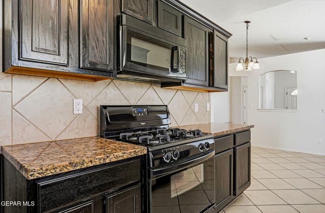4740 HILARIO HERNANDEZ, El Paso, TX 79938