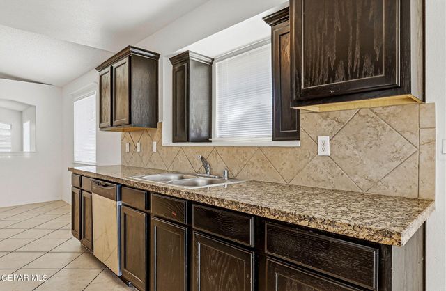 4740 HILARIO HERNANDEZ, El Paso, TX 79938