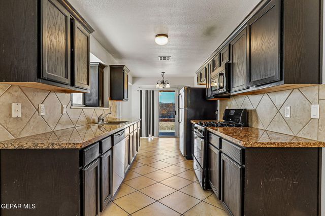 4740 HILARIO HERNANDEZ, El Paso, TX 79938