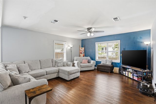 208 W Couts Street, Weatherford, TX 76086