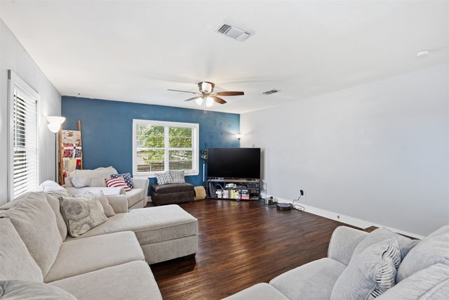 208 W Couts Street, Weatherford, TX 76086