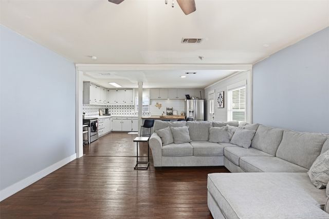 208 W Couts Street, Weatherford, TX 76086