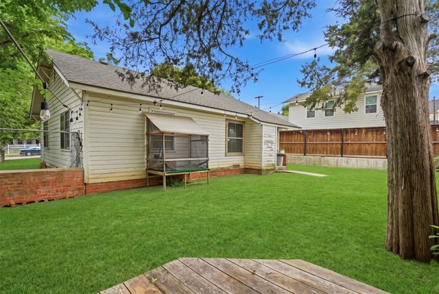 208 W Couts Street, Weatherford, TX 76086