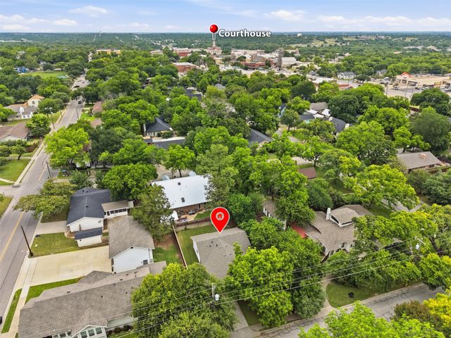 208 W Couts Street, Weatherford, TX 76086