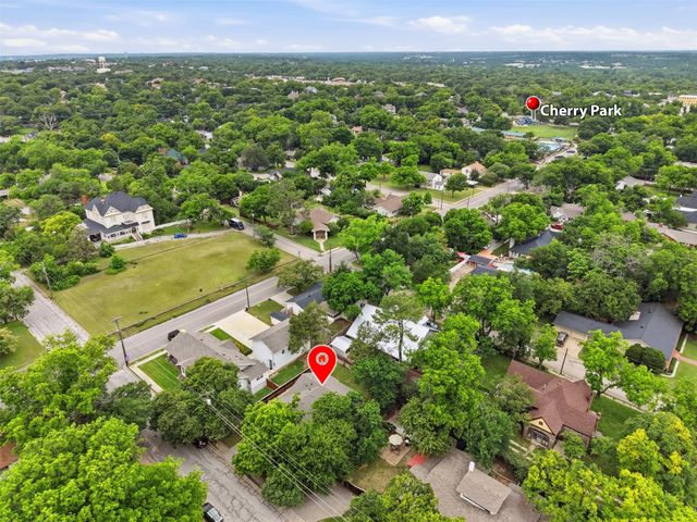 208 W Couts Street, Weatherford, TX 76086