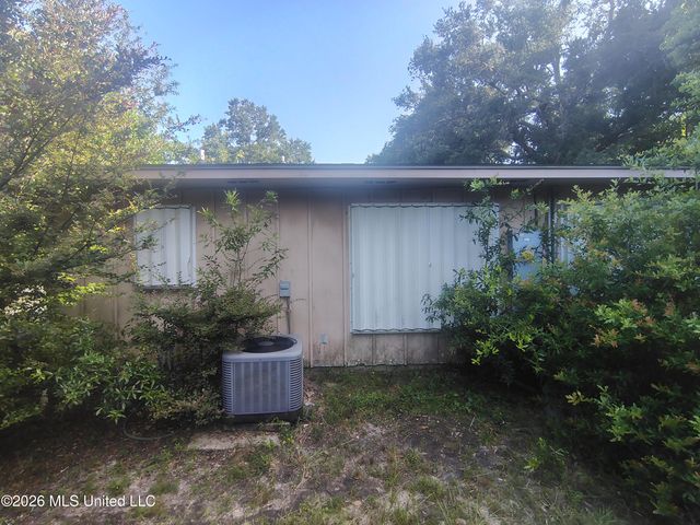311 Lakeview Boulevard, Biloxi, MS 39531