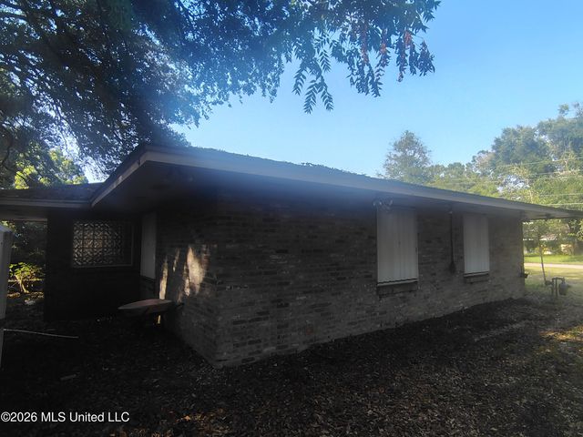 311 Lakeview Boulevard, Biloxi, MS 39531