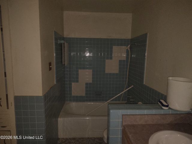 311 Lakeview Boulevard, Biloxi, MS 39531