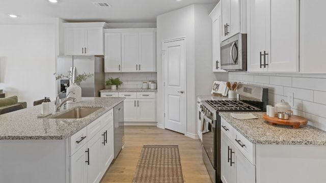 2302 Rise Ridge Road, Grand Prairie, TX 75052