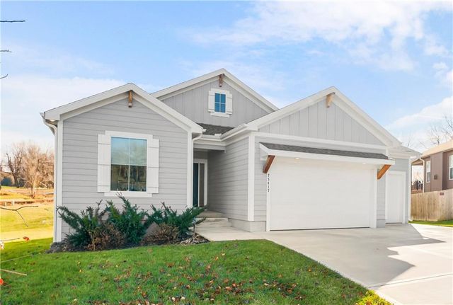 25417 W 142nd Place, Olathe, KS 66061