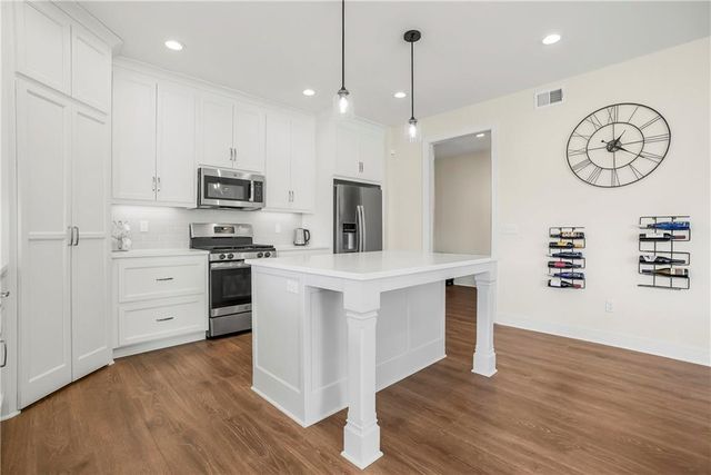 25417 W 142nd Place, Olathe, KS 66061