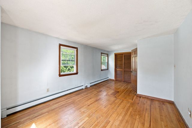 28 River Park Dr, Hampden, MA 01036