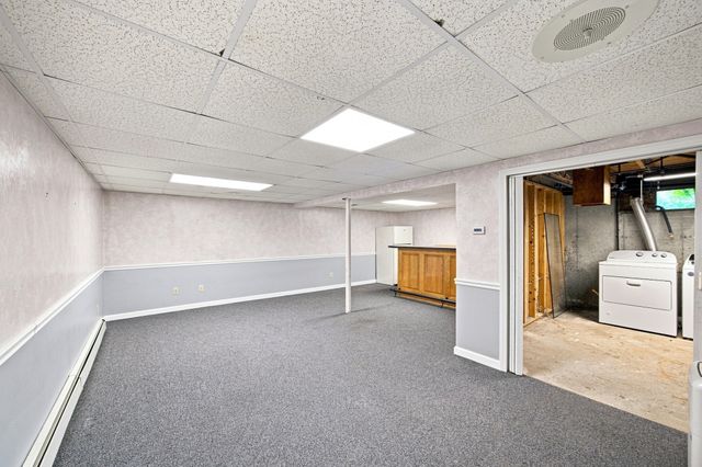 28 River Park Dr, Hampden, MA 01036