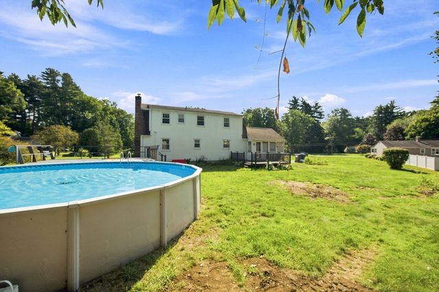 28 River Park Dr, Hampden, MA 01036