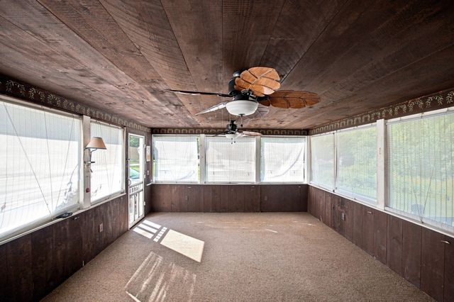 28 River Park Dr, Hampden, MA 01036