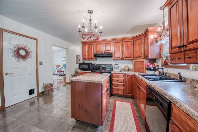 64 Shuster Rd, West Deer, PA 15044