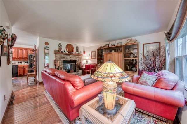 64 Shuster Rd, West Deer, PA 15044