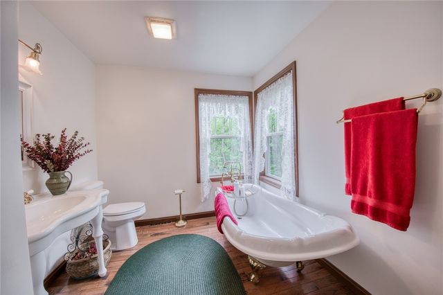 64 Shuster Rd, West Deer, PA 15044