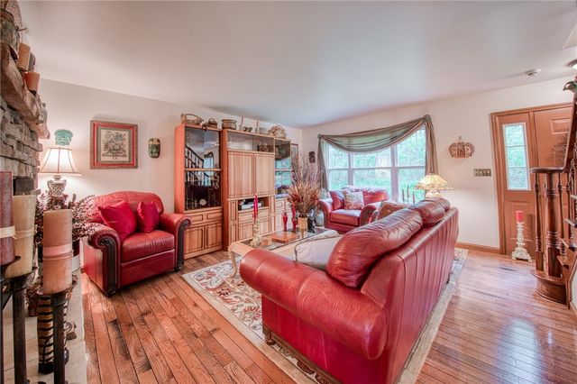 64 Shuster Rd, West Deer, PA 15044